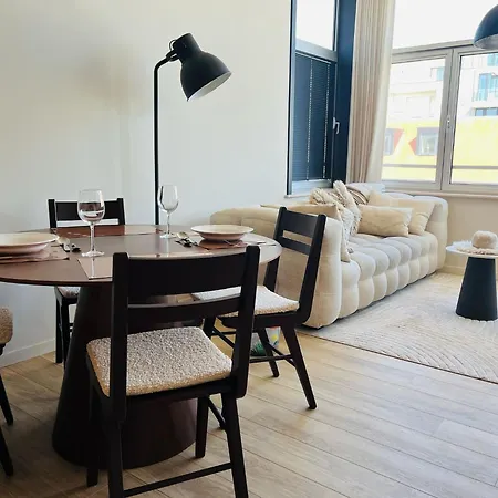 Zee Tyd Apartament *